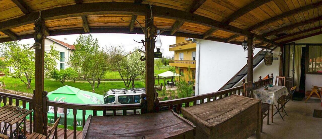 Kitka Hostel - Guest House Vratnica Exterior foto